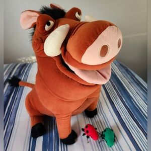 Vintage PUMBA (The Lion King) Plush (with grub! 🪲🐞🐛)